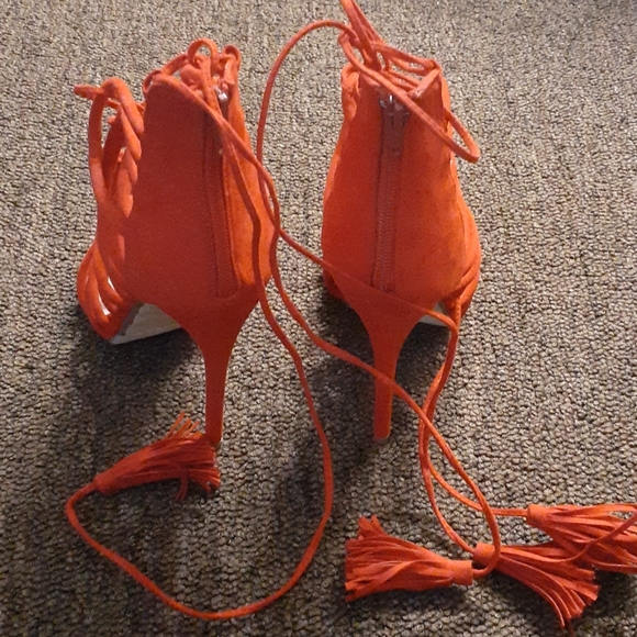 Shoes - Picture 2 of 4